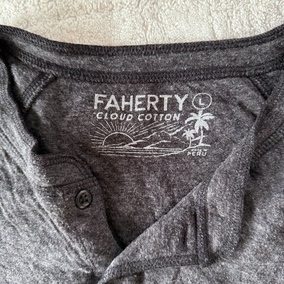 [Like new] Faherty Long-Sleeve Newport Cloud Henley - Picture 5 of 7